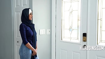 Hijab-wearing girl explores American party culture and sexual encounters